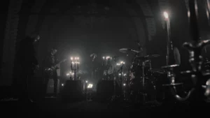 Regarde les Hommes tomber