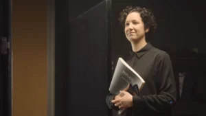 La Maestra 2nd edition - Beatriz Fernández Aucejo Directs the Paris Mozart Ochestra